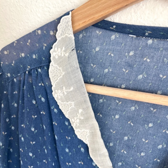 VINTAGE prairie thin blue floral lace collar blouse / size S - Picture 3 of 5